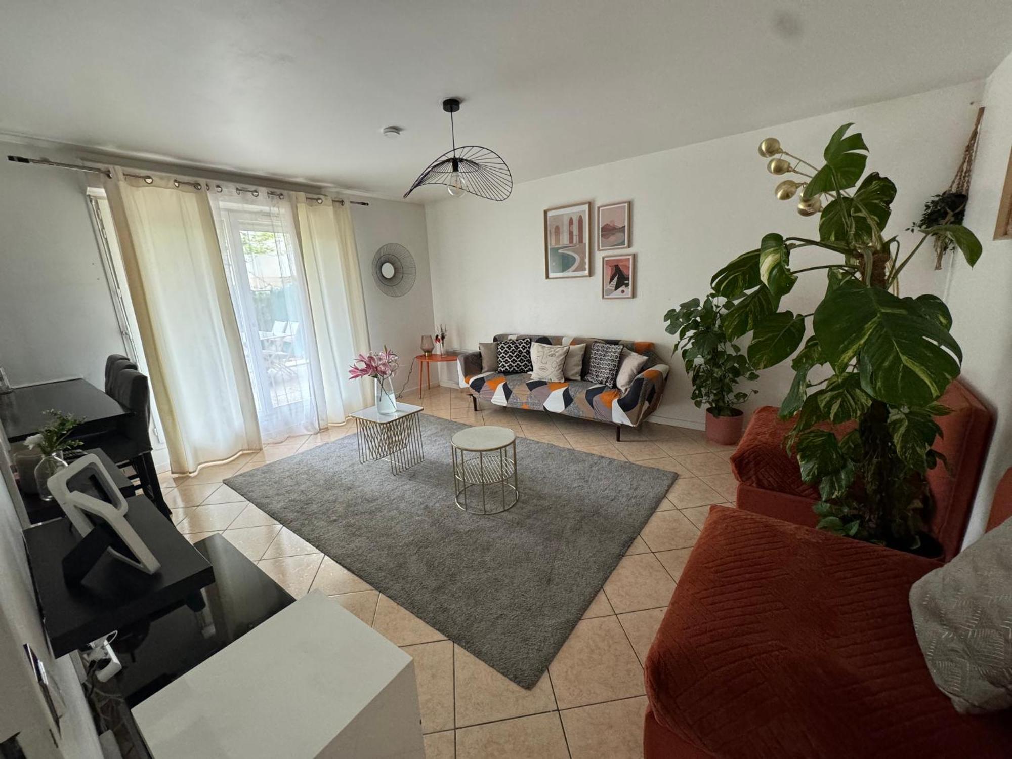 Le Jardin Du Stade By Uta House Saint-Denis  Exterior photo